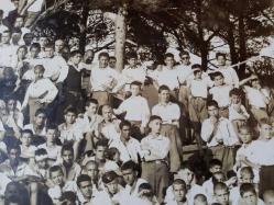 YETİŞTİRME YURDU ERKEK ÇOCUKLAR BÜYÜK EBAT BİR GEZİ KARTON FOTOĞRAF...