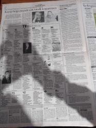 Cumhuriyet 2 Gazetesi - 10 Ağustos 1993 - Evinizde Casus Olabilir - Kızkulesi'ni Ne Yapmalı - Nuray Oğuz Yaşadığı Gibi Yazdı Yazdığı Gibi Yaşadı - Lady'lik Kursları - Antik Tiyatrolara Ziyaretçi Akını - İnsan Haklarının Beşiği İsveç - 47. Avignon Festivali - Jean Luc Godard - 25 Yıldır Süren Rembrandt Araştırma Projesi Yarıda Kaldı