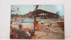 ŞEHİR KARTPOSTALI,HOLLANDA/OLİMPİK HAVUZ VE İNSAN MANZARALARI,RENKLİ,ARKASINA YAZILMAMIŞ 10 X 14 CM EBADINDA - 1950'LER, 1960'LAR, 1970'LER, 1980'LER
