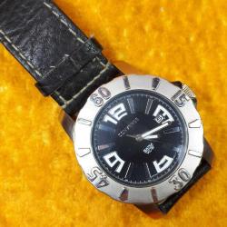 CONVERSE TAKVİMLİ SİYAH GENİŞ KADRANLI , FOSFORLU RAKAMLI KOL SAATİ