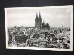 ŞEHİR KARTPOSTALI, 2. DÜNYA SAVAŞI SONRASI YIKILMIŞ ALMANYA KÖLN ŞEHRİ VE KETEDRALİ, ARKASI YAZILMAMIŞ, SİYAH BEYAZ, 14 X 9 CM EBADINDA - 1940'LAR, 1950'LER, 1960'LAR, 1970'LER