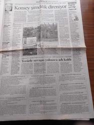 Cumhuriyet Gazetesi - 25 Şubat 2003 - Mehmet Okur Ve Hidayet Türkoğlu NBA'de Bu Sefer Rakip - Bush'tan Washington'a Pazarlık İçin  Giden Dışişleri Bakanı Yaşar Yakış'a Ülkenize Gidin Ve Tezkereyi Geçirin - Sıkıntılı Tezkere Bugün Mecliste -  Kofi Annan Kıbrıs İçin Destek İstedi - Çalışan İkramiyesi Buhar Oldu - Recep Tayyip Erdoğan - Arif Mardin'e Grammy Ödülü - Greenpeace Çocuk Katili Olmayın