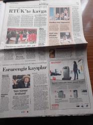 Cumhuriyet Gazetesi - 7 Ekim 2009 - Gökhan Ünal Saç Ektirdi Golü Unuttu - Taksim'de Can Pazarı - IMF Protestolarına Saldırı - Recep Tayyip Erdoğan Protestolara Kulak Verin - Baskı Ve Açılım Eleştirisi - Dinleme Merkezi İncelenecek - Tarih Eylül 2008  Kandillide Emniyetin İftar Yemeği Suçlayanlar Yargılayanlar Bir Arada Ergenekon Buluşması