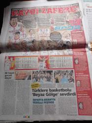 Milliyet Gazetesi - 11 Eylül 2010 - 12 Dev Adam İçin Tek Yürek - Türkiye Final İçin Sahada - Sera Dink Babam Yerde Yatarken Telefon Onu Aradım - Akın Birdal'a Çirkin Saldırı - Dünyanın Gözü Rahip'te - Kemal Kılıçdaroğlu'ndan Recep Tayyip Erdoğan'a Oy İçin Ağladın