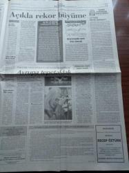 Cumhuriyet Gazetesi - 13 Eylül 2011 - Güreşte İlk Madalya Cenk İldem'in - Futbolda Şike Soruşturmaları - Ceza Avukatı İsmail Sami Çakmak'ın 12 Eylül Anıları Yazı Dizisi - PKK Saldırısında 5 Kişi Yaşamını Yitirdi - Öğretmenlere Tehdit - Şemdinli Saldırısı - Gürsel Tekin Metris'e Aziz Yıldırım'ı Ziyarete Gitti - Deniz Fenerinde Köstebek Sorgusu - Recep Tayyip Erdoğan Gazze'ye Gitmeyecek