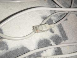 6MT  İNTERNET KABLOSU  RJ45 MODEM İLE PC ARASINA GIDEN  KABLO DETAYLAR RESIMLERDE       (BÜYÜK RAF