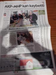 Cumhuriyet Gazetesi - 17 Nisan 2017 - Sandığa Gölge Düştü - Türkiye Olağanüstü Hal Koşullarında Anayasasını Değiştirdi - Usulsüzlük Sokağa Döktü - AKP MHP Bloku 1 Kasım Seçimlerinde Aldığı Sonuçların Bile Altında Kaldı - Binali Yıldırım Ve Devlet Bahçeli'nin Sandıklarında Hayır - Recep Tayyip Erdoğan Atı Alan Üsküdarı Geçti - Ovacık'ta Yüzde 90 Hayır Çıktı