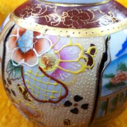 VINTAGE RESİMLİ ALTIN YALDIZ EL DEKORLU ÇİN PORSELEN VAZO