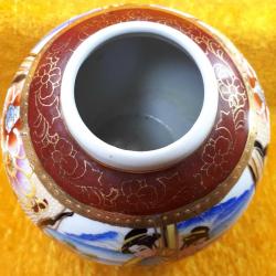 VINTAGE RESİMLİ ALTIN YALDIZ EL DEKORLU ÇİN PORSELEN VAZO