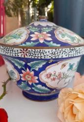 Antika art nouveau bakır mineli çiçekli kapaklı vazo şekerlik