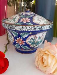 Antika art nouveau bakır mineli çiçekli kapaklı vazo şekerlik