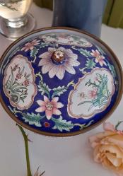 Antika art nouveau bakır mineli çiçekli kapaklı vazo şekerlik