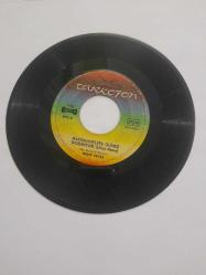 Neşet Ertaş Kendim Ettim Kendim Buldum - Hapishanelere Güneş Doğmuyor 45 lik Plak (Orjinal Dönem Baskı)