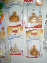 NUK CAM BİBERON BÜYÜK VE KÜÇÜK 2 ADET+4 ADET BİBERON EMZİĞİ+2 ADET BEBEK YALANCI EMZİĞİ+FİSHER PRİCE DİŞLİK+NUK BİBERON ISITICI+ÜCRETSİZ KARGO
