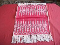 ETAMİN ÜZERİNE KANAVİÇE   İŞLEMELİ - BUZDOLABI ÜSTÜ ÖRTÜSÜ - RENK SOLMASI BULUNMAKTADIR