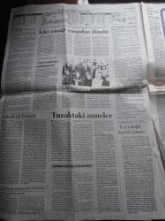 Cumhuriyet Gazetesi - 2 Nisan 2006 - Fuhuş Tuzağına Düşürülenlerin Çoğu Anne - AKP Hükümetinin Planı İçki Yasağına Yargı Freni - 12 Eylül Darbesinin Mimarı Kenan Evren Muzır Sanatçıya Göz Açtırmadı - 6 Yıl Sonra Ümmüşen Rüzgara Karşı Şarkılar - Galatasaray Kazandı - Diyarbakır Ve Batman'da Olaylar Bölgeye Yayılıyor