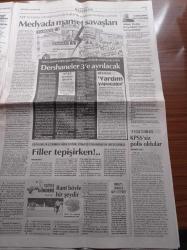 Cumhuriyet Gazetesi - 15 Kasım 2014 - Adana Valisi Hüseyin Avni Coş Vatandaşa Gavat Dedi - Recep Tayyip Erdoğan Ve Barzani Buluşuyor - Cemaat Ve AKP'nin Dershane Kavgasında Yalan Darbe Firavun Sözcükleri Havada Uçuştu - Burdur İmam Hatip Lisesi Maça Türbanla Çıktı - Hapiste Yazar Kalmasın - Mehmet Ağar'a Yeniden Cezaevi Yolu - Cihan Kırmızıgül'ün Poşu'suna 6 Yıl 4 Ay Ceza