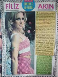 Pazar Haftalık Aktüalite Sinema Tiyatro Müzik ve Magazin Dergisi - 13 Eylül 1974 - Filiz Akın orta sayfa özel posterli,hayatı ,filmleri,4 özel sayfa haber fotoğraflı-Seher Şeniz - Bahar Erdeniz - Sevim Çağlayan - Mualla Omay - Meral Zeren - Fatoş Birsen - Neri Neril - Mine Soley - Romalı Perihan - Hüseyin Peyda - Fikret Hakan - Yalçın Gülhan - Fatma Belgen - Aytaç Arman - Hülya Tuğlu - Hakan Balamir - Beyza Başar - Menderes Utku - Hulusi  Kentmen - Meral Orhonsay - Öztürk Serengil - Aytaç Arman - Kenan Pars - Barış Manço - Hikmet Taşdemir - Ekrem Bora - Türkan Şoray - Altan Bozkurt - Safa Önal - Fatoş Birsen - Fatma Girik - Nebahat Çehre - Filiz Akın Posteri - Göksel Arsoy - Türker İnanoğlu - Kartal Tibet - Cihangir Gaffari - Ediz Hun - Hayati Hamzaoğlu - Orhan Aksoy - Yarı Yolda Kalanlar - Nükhet Duru - Senar Seven - Gönül Hancı - Ceyhan Cem - Hülya Koçyiğit - Oktar Durukan - Kaya Ererez - Osman F. Seden - Orhan Elmas - Güzin Gürlan - Haberleri ve fotoğrafları - Tam takım dergi