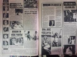 Pazar Haftalık Aktüalite Sinema Tiyatro Müzik ve Magazin Dergisi - 13 Eylül 1974 - Filiz Akın orta sayfa özel posterli,hayatı ,filmleri,4 özel sayfa haber fotoğraflı-Seher Şeniz - Bahar Erdeniz - Sevim Çağlayan - Mualla Omay - Meral Zeren - Fatoş Birsen - Neri Neril - Mine Soley - Romalı Perihan - Hüseyin Peyda - Fikret Hakan - Yalçın Gülhan - Fatma Belgen - Aytaç Arman - Hülya Tuğlu - Hakan Balamir - Beyza Başar - Menderes Utku - Hulusi  Kentmen - Meral Orhonsay - Öztürk Serengil - Aytaç Arman - Kenan Pars - Barış Manço - Hikmet Taşdemir - Ekrem Bora - Türkan Şoray - Altan Bozkurt - Safa Önal - Fatoş Birsen - Fatma Girik - Nebahat Çehre - Filiz Akın Posteri - Göksel Arsoy - Türker İnanoğlu - Kartal Tibet - Cihangir Gaffari - Ediz Hun - Hayati Hamzaoğlu - Orhan Aksoy - Yarı Yolda Kalanlar - Nükhet Duru - Senar Seven - Gönül Hancı - Ceyhan Cem - Hülya Koçyiğit - Oktar Durukan - Kaya Ererez - Osman F. Seden - Orhan Elmas - Güzin Gürlan - Haberleri ve fotoğrafları - Tam takım dergi