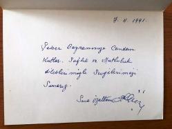 HEDİYE KARTPOSTALI, ÇİFT YAPRAK, ''MUTLU BAYRAMLAR'' YAZILI SİYAH FON ÜZERİNE ALTIN SARISI DAL VE YAPRAĞA SAHİP KIRMIZI GÜL, İÇİ YAZILI, RENKLİ, 12 X 16 CM EBADINDA - 1940'LAR, 1950'LER, 1960'LAR, 1970'LER 1980'LER