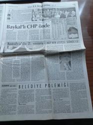 Cumhuriyet Gazetesi - 23  Mayıs 2011 - TİB ve Yargı İstifalara Neden Olan Yayınlara Müdahalede Gecikti - Kemal Kılıçdaroğlu Kasetli Siyaset Ahlaksız - Recep Tayyip Erdoğan Suçladı Mağduru Aday Yaptı - Nuri Bilge Ceylan'a Bir Ödül Daha - Şampiyon Fenerbahçe - 144 Yıl Sonra Yeniden Kapital - Noel Baba Ödülü Muazzez İlmiye Çığ'a - İl İl Seçime Doğru