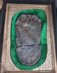 Antika - Hz. Muhammed'in Ayak İzi Orijinalin birebir kopyasidir - kitantik - kitaLog