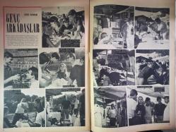 Pazar Haftalık Aktüalite Sinema Tiyatro Müzik ve Magazin Dergisi  - 1 Ocak 1966 - Sevda Ferdağ - Selda Alkor - Fatma Girik - Türkan Şoray - Semra Sar - Ayhan Işık - Tamer Yiğit - Hülya Koçyiğit - Göksel Arsoy - Suzan Avcı - Neriman Köksal - Feridun Kete - Sevim Çağlayan - Yılmaz Gündüz - Ajda Pekkan - Gönül Yazar - Özden Çelik - Vahi Öz - Bilge Tandoğaç - Necdet Tosun - Neriman Köksal - Filiz Akın - Nuran Aksoy - Çolpan İlhan - Orhan Günşiray - Yılmaz Güney - Süleyman Turan - Tamer Yiğit - Yıldız Tezcan - Semih Sergen - Leyla Sayar - Öztürk Serengil - Filiz Akın fotoğraf ve haberi - Ne Oldu Ne Bitti Haberi - 1966 İçin Yıldızlar Fala Baktı Haberi - Pop Sabun Reklamı - Taft Saç Spreyi Reklamı - İpana Diş Macunu Reklamı - Genç Arkadaşlar Fotoromanı - Kırık Kalp Fotoromanı - Tam Takım Dergi