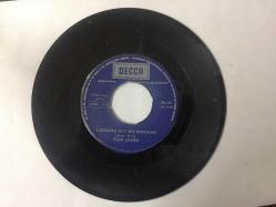 Tom Jones – A Minute Of Your Time / Looking Out My Window  - Yabancı 45'lik Plak