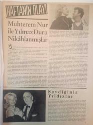 Perde Haftalık Ses Tiyatro ve Sinema Mecmuası Dergisi - 2 Mart 1964 - Sayı:22 - Muhterem Nur - Ayhan Işık - Sahibinin Sesi Filmi - Nurinisa Toksöz - Yılmaz Duru - Feridun Çölgeçen - Jayne Mansfield - Orhan Günşiray - Semiramis Pekkan - Ahmet Tarık Tekçe - Feriha Şen - Tanju Gürsu - Özden Çelik - Zeynep Değirmencioğlu - Vites Mehmet - Nilüfer Aydan - Çiğden Koç - Günseli Genmen - Sadi Hanef - İsmet İnönü - Onur Onat - Perihan Tpçu - Aysel Durukan - Nihal Odyakmaz - Suzan Ersin - Yıldız Küçük - Suzan Ersin - Aydın Uçak - Sevda Sümer - Engin Ünal - Aysun Dilmen - Hilmi Erbil - Gönül Bayram - Belgin Doruk - Süheyl Denizci - Frank Sinatra - Engin Cezzar - Genco Erkal - Öztürk Serengil - Alaaddin Şensoy - Tülin Korman - Serpil Gül - Tamer Yiğit - Brigitte Bardot - Sadri Alışık - Muammer Karaca - Semra Sar - Yılmaz Duru - Kazova Kıyafet Reklamı - Tam Takım Dergi