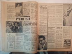 Perde Haftalık Ses Tiyatro ve Sinema Mecmuası Dergisi - 27 Temmuz 1964 - Orhan Günşiray ve Eşi Zeynep - Opon İlaç Reklamı - Suçlular Aramızda - Belgin Doruk - Tamer Yiğit - Leyla Sayar - Ekrem Bora - Necla Özdemir - Nüzhet Birseller - Muzaffer Tema - Lale Sarı - İzzet Günay - Cüneyt Arkın - Göksel Arsoy - Mine Soley - Orha Boran - Gönül Yazar - Nejat Saydam - Şoförler Kralı Filmi - Ayhan Işık - Belgin Doruk - May Britt - Fatma Girik - J.P. Belmondo - Nancy - Muhterem Nur - Yılmaz Duru - Erdoğan Bazer - İzzet Günay - Nuri Sesigüzel - Hayri Esen - Orhan Şener - Katil Peşimizde - Aylin Devrimel - Sevin Akçer - Erol Taş - Feridun Çölgeçen - Sophia Loren - Öztürk Serengil - Şemsi Sılkım - Kazova Kıyafer Fabrikası Reklamı - Tam Takım Dergi - Orta Sayfa Eki Mevcuttur