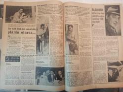 Perde Haftalık Ses Tiyatro ve Sinema Mecmuası Dergisi - 27 Temmuz 1964 - Orhan Günşiray ve Eşi Zeynep - Opon İlaç Reklamı - Suçlular Aramızda - Belgin Doruk - Tamer Yiğit - Leyla Sayar - Ekrem Bora - Necla Özdemir - Nüzhet Birseller - Muzaffer Tema - Lale Sarı - İzzet Günay - Cüneyt Arkın - Göksel Arsoy - Mine Soley - Orha Boran - Gönül Yazar - Nejat Saydam - Şoförler Kralı Filmi - Ayhan Işık - Belgin Doruk - May Britt - Fatma Girik - J.P. Belmondo - Nancy - Muhterem Nur - Yılmaz Duru - Erdoğan Bazer - İzzet Günay - Nuri Sesigüzel - Hayri Esen - Orhan Şener - Katil Peşimizde - Aylin Devrimel - Sevin Akçer - Erol Taş - Feridun Çölgeçen - Sophia Loren - Öztürk Serengil - Şemsi Sılkım - Kazova Kıyafer Fabrikası Reklamı - Tam Takım Dergi - Orta Sayfa Eki Mevcuttur