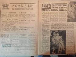 Perde Haftalık Ses Tiyatro ve Sinema Mecmuası Dergisi - 12 Temmuz 1965 - Sayı:28 - Leyla Sayar - Acar Film - Sonsuz Geceler - Garip Bir İzdivaç - Kadın İsterse - Vahşi Gelin - Buzlar Çözülmeden - Çiçekçi Kız - Fikret Hakan - Neşe Can - Bumin Gaffar - Claudia Cardinale - Çetin Ener - Alain Delon - James Bond - Marilyn Monroe - Ulvi Doğan - Nevzat Pesen - Rüçhan Çamay - Turgut Demirağ - Murat Köseoğlu - Feridun Kete - Leyla Sayar - Atıf Yılmaz - İzzet Günay - Orhan Günşiray - Sevda Ferdağ - Ediz Hun - Neriman Köksal - Hülya Koçyiğit - Marcello Mastroianni - Nebahat Çehre - Müzeyyen Çehre - Dr. Alaeddin Yavaşça - Neşe Can - Sevim Şengül - Müzeyyen Senar - Cüneyt Gökçer - Aydın Şahenk - Figen Şahenk - Kim Novak - Robert Hossein - Gönül Yazar - Südorono İlaç Reklamı - Gripin İlaç Reklamı - Şükran Özer Doruk fotoğraf ve haberi - Tam Takım Dergi