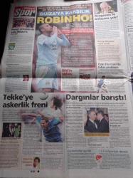 Milliyet Gazetesi - 13  Haziran 2009 - ABD'li Ünlü Şarkıcı Cher'in Kızı Erkek Oluyor - Kadından Ve Aileden Sorumlu Devlet Bakanı Selma Aliye Kavaf'a Soru Dayak Özel Hayat Mı - Deniz Baykal'dan Sert Çıkış Dolmabahçe Saklanamaz - İran Sandığa Koştu Ahmedinecad Önde Gidiyor - Taraf Gazetesi Yazdı Genelkurmay Soruşturuyor - Celalettin Cerrah Gidiyor Kim Geliyor