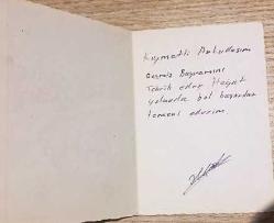 HEDİYE KARTPOSTALI, ÇİFT YAPRAK, NEHİR KENARINDA SU İÇEN GEYİKLER, ÇAM AĞAÇLARI, GÖKYÜZÜNDE AY VE AHŞAP KÖY EVİ, ÇOK GÜZEL BİR KAR VE KIŞ MANZARASI, SİMLİ, ARKASI YAZILI, RENKLİ, 8,5 X 12 CM EBADINDA - 1940'LAR, 1950'LER, 1960'LAR, 1970'LER 1980'LER