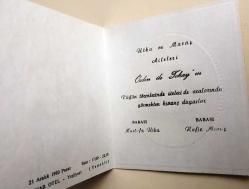 DÜĞÜN DAVETİYESİ, ÇİFT YAPRAK, 21 ARALIK 1980 PAZAR, ÇINAR OTEL, YEŞİLYURT, UTKU ÖZDEN ve TOLCAY MARAŞ'IN DÜĞÜN DAVEYİYESİ KARTI - 10 x 11 cm ebadında