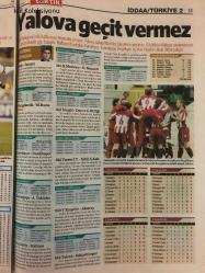 Milliyet Taktik Gazetesi - 8 Kasım 2005 - Gerçek Talih Kuşu - TJK Uzatmaları Oynuyor - Umur Tamer - Söz Savunmanın - Basketbol - Tuncay Şanlı - Kupaya Celtic Damgası - Yalova Geçit Vermez - Lierse'in İşi Zor - Sakarya Yol Ayrımında