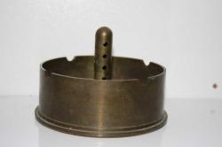 LOT.6 » 2 DÜNYA SAVAŞINDAN KALMA KOVAN MERMİDEN YAPILMIS ORJİNAL KÜL TABLASI     DETAYLAR RESIMLERDE       (ANTİK KOLİ 17