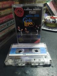 Efemera - GALA LIRICA - JOSE CARRERAS - PLACIDO DOMINGO - MONTSERRAT CABELLE - ALFREDO KRAUS - TERESA BERGANZA - KASET [kağıt baskı] - kitantik - kitaLog