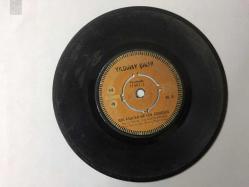 Yıldıray Çınar - Karanfilin Çinçini / Seni Ağlatan Bir Gün Güldürür - Türkçe 45'lik Plak