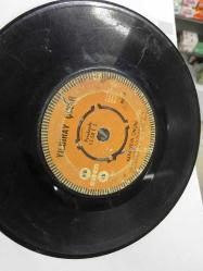 Yıldıray Çınar - Karanfilin Çinçini / Seni Ağlatan Bir Gün Güldürür - Türkçe 45'lik Plak