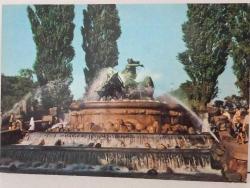 ŞEHİR KARTPOSTALI-DANİMARKA/KOPENHAG GEFİON ÇEŞMESİ,ARKASI YAZILMAMIŞ, RENKLİ, 12 X 16 CM EBADINDA - 1950'LER, 1960'LAR, 1970'LER, 1980'LER
