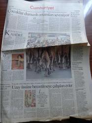 Cumhuriyet 2 Gazetesi - 8 Haziran 1993 - Mağaracılık Altın Çağını Yaşıyor - Neden Kapitalizm Ve Mafya İş Demektir - Garip Bir Kent Kahire - Uzay Üssüne Benzetilmeye Çalışılan Evler - Ünlü Fransız Yazar Jean Genet Hırsız Vefasız Ve Eşcinsel - Yeşilçam'da Senaryo Yazarı Olmak