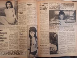 Perde Haftalık Ses Tiyatro ve Sinema Mecmuası Dergisi - 31 Ekim 1966 - Türkan Şoray - Turist Ömer Almanya'da - Sadri Alışık - Lale Belkıs - Hüseyin Baradan - Audrey Hepburn - Hele Coccinelle - Ömer Şerif - Ulvi Doğan - Efgan Efekan - Orhan Günşiray - Nilgün Arslaner - Leyla Özyazıcı - Semra Kızıltan - Zeka Ayşen - Sezer Güvenirgil - Gülistan Sezan - Aylin Öndersev - Zeki Müren - Ajda Pekkan - Nigar Uluerer - Orhan Boran - Ateş Böcekleri - Aysel Akın - Gülsün Kamu - Peri Han - Efgan Efekan - Saadettin Sırrı - Avni Anıl - Butik Ayfer - Mükerrem Sarol - Bob Hope - Jack Lemmon - Fikret Hakan - İsmet Ay - Jerry Lewis - Mine Gökmen - Gripin İlaç Reklamı - Südorono İlaç Reklamı - Pertev Krem Reklamı - Tam Takım Dergi