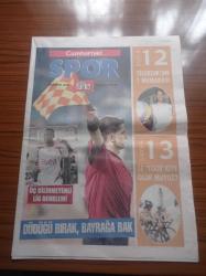 Cumhuriyet Spor Gazetesi - 29 Nisan 2008 -  Türk Voleybolunun En Önemli İsimlerinden Biriydi Değer Eraybar - Indy Car'a Kadın Eli Değdi - Gazanfer Bilge Önce İnsan Sonra Şampiyon- Üç Bilinmeyenli Lig Denklemi - Düdüğü Bırak Bayrağa Bak - Telekom'un 1 Numarası Taismary Aguero - Le Tour'kiye Olur Muyuz