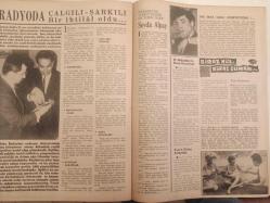 Perde Haftalık Ses Tiyatro ve Sinema Mecmuası Dergisi - 28 Ağustos 1967 - Sayı:35 - Esen Püsküllü - Eyüp Uyanık - Gripin İlaç Reklamı - Pertev Saç Spreyi Reklamı - Melkom Devletyan - Figen Say - Erol Büyükburç - Sophia Loren - Frank Sinatra - Richard Johnson - Fikret Hakan - Pervin Par - Mete Mert - Tülin Elgin - Şirin Devrim - Murat Soydan - Yılmaz Güney - Haldun Dormen - Turgut Demirağ - Mine Mutlu - Gökçen Kaynatan - Yurdaer Doğulu - Yılmaz Güney - Fikret Hakan - Türkan Şoray - Belgin Doruk - Hülya Koçyiğit - Selda Alkor - Sadri Alışık - Cüneyt Arkın - Sevda Alpay - Mualla Mukadder - Yıldırım Çınar - Muzaffer Çağlar - Mete Has - Fezzal Has -Gül Yolaç - Sylva Koscina - Elke Sommer - Richard Johnson - Viviane Ventura - Opon İlaç Reklamı - Pertev Krem Reklamı - Tam Takım Dergi