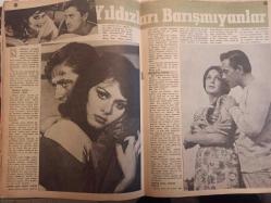 Perde Haftalık Ses Tiyatro ve Sinema Mecmuası Dergisi - 4 Kasım 1968 - Sayı:45 - Fatma Girik - Pertev Traş Sabunu Reklamı - Gripin İlaç Reklamı - Türkan Şoray - Fatma Girik - Gönül Yazar - Kim Novak - Tony Curtis - Johnny Hallyday - Şükran Sevinç - Hasır Et Lokantası Reklamı - Yılmaz Güney - Meral Küçükerol - Cüneyt Arkın - Feridun Karakaya - Suat Aysan - Göksel Arsoy - Erol Büyükburç - Ekrem Bora - Fikret Hakan - Türkan Şoray - Cüneyt Arkın - Zühre Varışlı - Perihan Sözeri - Günseli Başar - Hülya Kalmuk - Liz Taylor - Richard Burton - Esin Gülsoy - Pertev Saç Spreyi Reklamı - Opon İlaç Reklamı - Pertev Krem Reklamı - Tam Takım Dergi