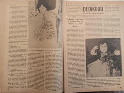 Artist Haftalık Ses Tiyatro ve Sinema Mecmuası Dergisi - 26 Ağustos 1960 - Sayı:11- Cavidan Dora - Nevin Aypar - Enver Burçkin - Neriman Köksal - Suhpi Kaner - Fatma Girik - Nedret Güvenç - Olcayto - Ayfer Feray - Zeynep Değirmencioğlu - Sadri Alışık - Çolpan İlhan - Eşref Kolçak - Turgut Özatay - Belgin Doruk - Göksel Arsoy - Zeki Müren - Faruk Yener - Marlon Brando - Montgomery Clift - Dean Martin - May Britt - Hope Lange - Barbara Rush - Edvard Dmytryk - Ahmet Özkırım - Efgan Efekan - Muhterem Nur - Muzaffer Nebioğlu - Ertuğrul Muhsin - Suna Pekuysal - Neşe Yulaç - Nilüfer - Yılmaz Duru - Leyla Sayar - Serpil Gül - Ayhan Işık - Ahmet Mekin - Mualla Kaynak - Efgan Efekan - Ayfer Feray - Orhan Günşiray fotoğraf ve haberi - Tam Takım Dergi