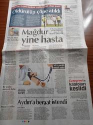 Cumhuriyet Gazetesi - 8 Nisan 2014 - Mustafa Denizli Futbol Suç Unsuru Oldu - Maçta Sahaya Atlayan Kişiyi Öldürüp Çöpe Attılar - Haşim Kılıç Anayasa Mahkemesi'nin Twitter Kararı'nı Savundu Hükümet Topa Tuttu - Reyhanlı İddiası - Ethem Sarısülük Davası - AKP'de Kadın İstifası - Öğrenciler Sansürü Sıfırlıyor