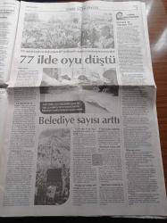 Cumhuriyet Gazetesi - 8 Nisan 2014 - Mustafa Denizli Futbol Suç Unsuru Oldu - Maçta Sahaya Atlayan Kişiyi Öldürüp Çöpe Attılar - Haşim Kılıç Anayasa Mahkemesi'nin Twitter Kararı'nı Savundu Hükümet Topa Tuttu - Reyhanlı İddiası - Ethem Sarısülük Davası - AKP'de Kadın İstifası - Öğrenciler Sansürü Sıfırlıyor