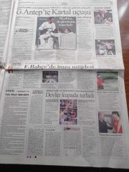 Cumhuriyet Gazetesi - 21 Şubat 2009 - Mehmet Sevigen'den Beklenen İstifa - İlhan Selçuk'a Türkiye Gazeteciler Cemiyeti Ödülü - Deniz Feneri Yolsuzluğuna İlişkin Dosya Nihayet Yola Çıkarken AKP Hükümetini Telaş Sardı - Merkez Bankası'ndan Dövize Yeni Önlem - Batı Şeria'da Utanç Duvarı Protestosunda 4. Yıl - Molotof Davasında 42 Yıl İstemi - Recep Tayyip Erdoğan'ın Sınıf Arkadaşına Aracılık